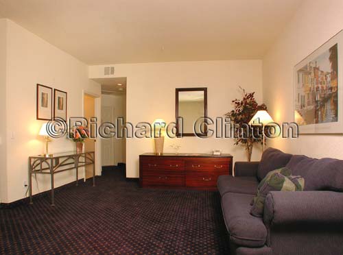 5095SittingRoomInsideView